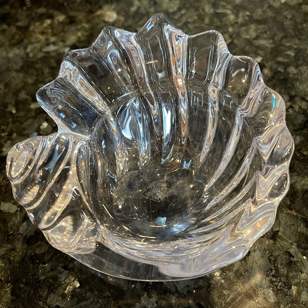 Art Vannes Shell/Bowl/Art Glass